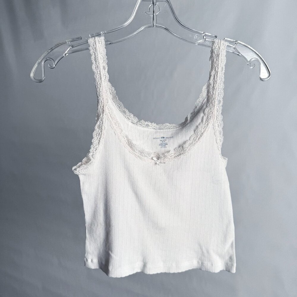 Brandy Melville Ribbed Lace White Crop Tank